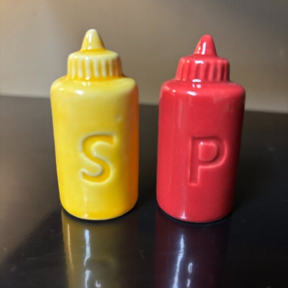 NEW Ceramic Ketchup/Mustard S&P Shakers - Picture 1 of 5
